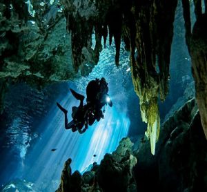 غار آبی دوس اوجوس -  عجیب‌ترین مکان‌های دنیا